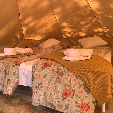 Glamping With Outdoor Wood-fired Hot Tub * Vissenbjerg