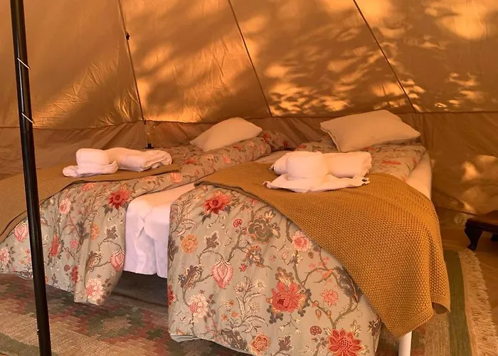 Glamping With Outdoor Wood-fired Hot Tub * Vissenbjerg